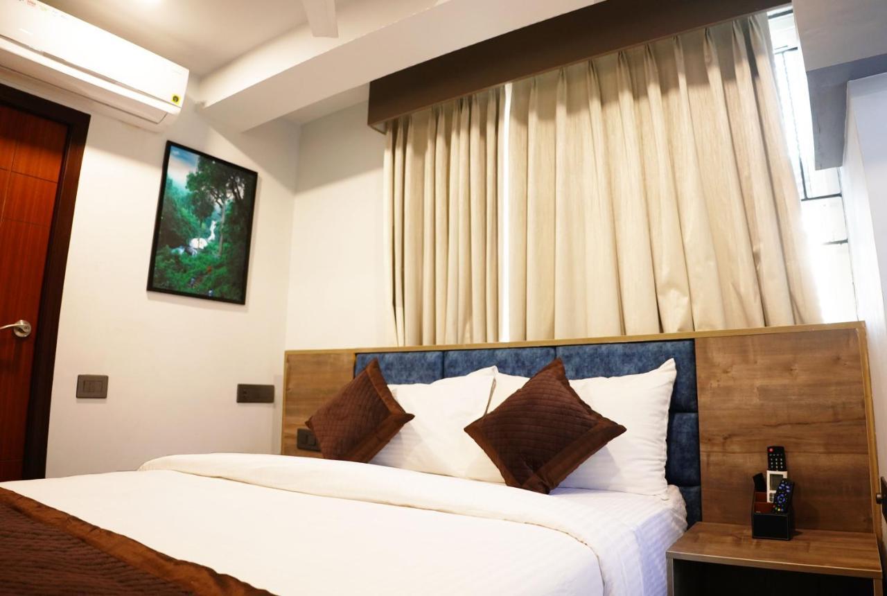 Dream Hotel - Richmond Bangalore Bagian luar foto