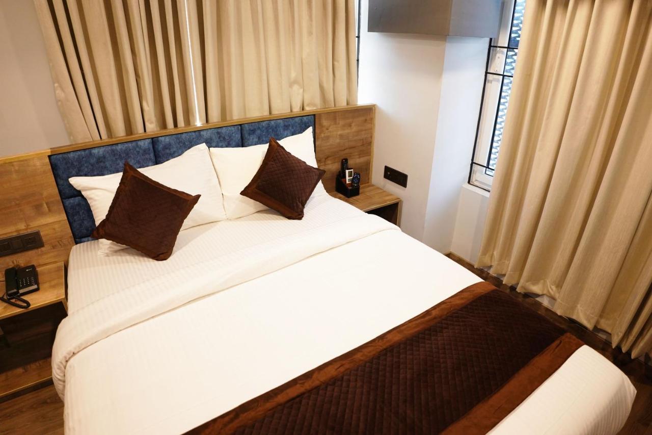 Dream Hotel - Richmond Bangalore Bagian luar foto