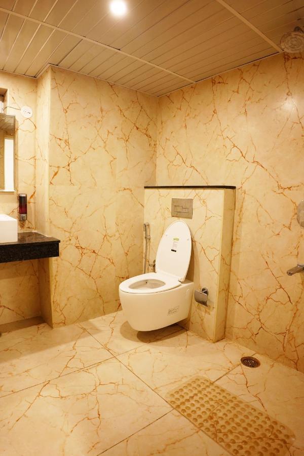 Dream Hotel - Richmond Bangalore Bagian luar foto