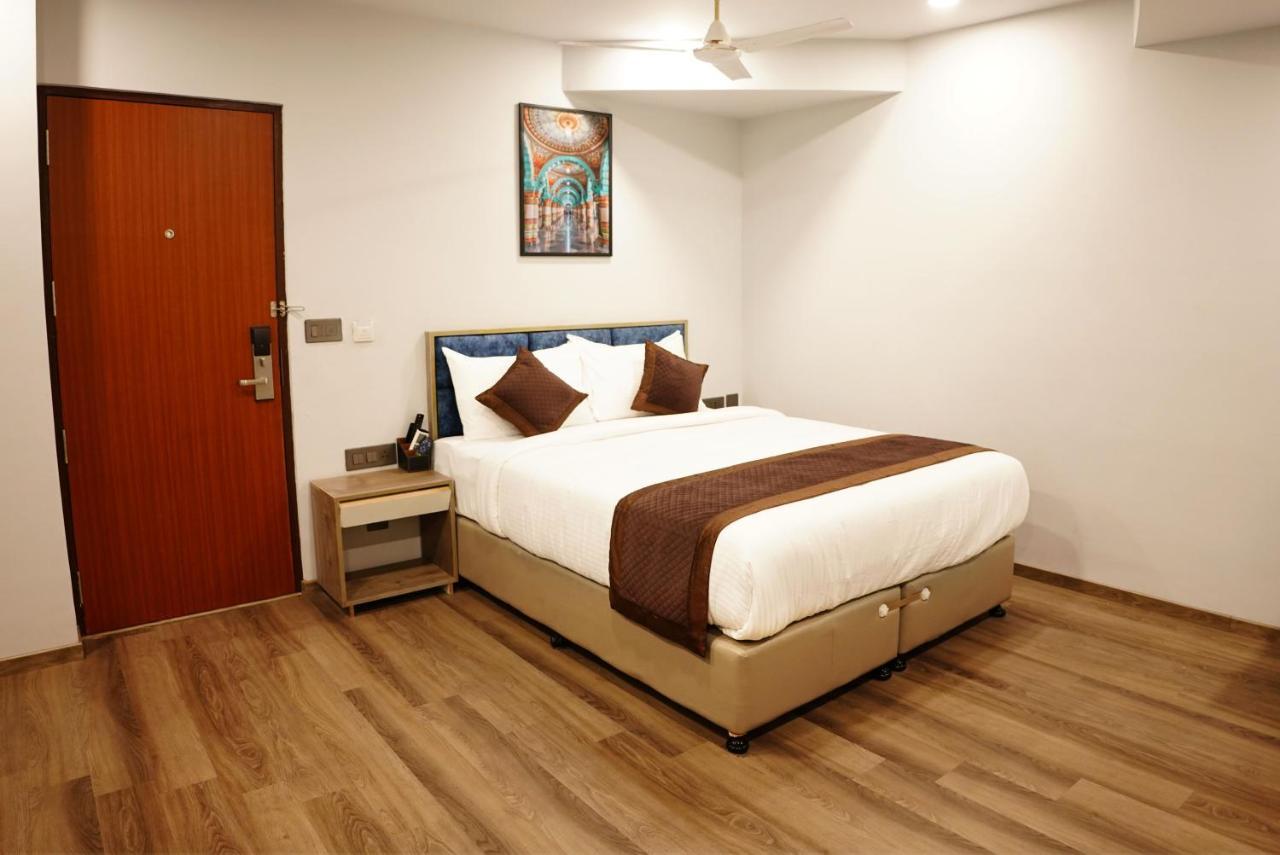 Dream Hotel - Richmond Bangalore Bagian luar foto