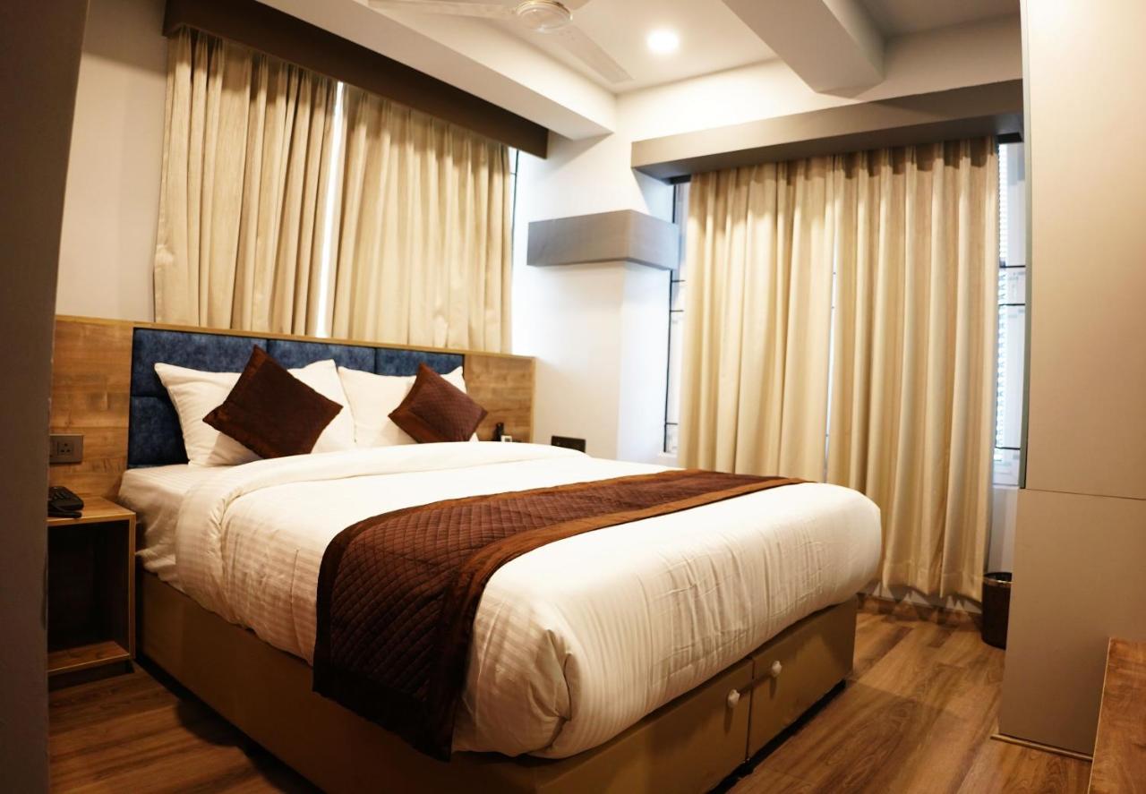 Dream Hotel - Richmond Bangalore Bagian luar foto
