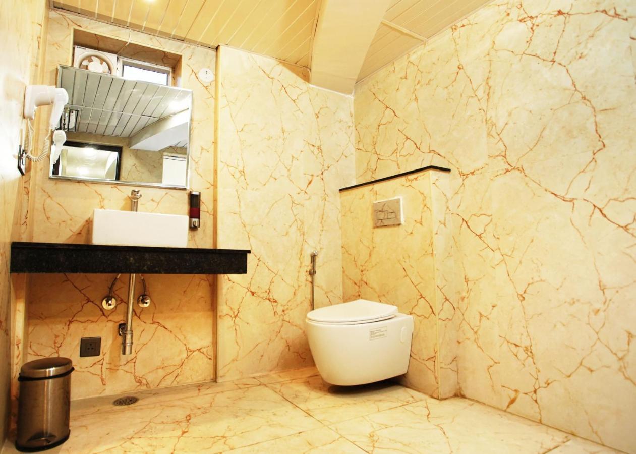 Dream Hotel - Richmond Bangalore Bagian luar foto